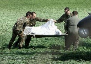 Helicopter_crash_body_soldier_18032008_news_001