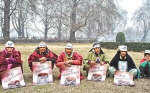 demand to inspect mass graves People demanding that ICRC be allowed to inspect Mass Graves in Indian Occupied Kashmir