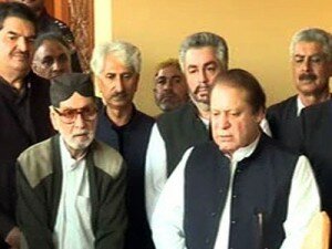 nawaz-and-attaullah-mengal Nawaz Sharif with Attaullah Mengal