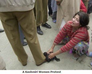 17-5-04 Kashmiri Women protest
